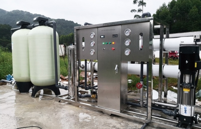 保定唐县养殖场客户的4吨水处理设备